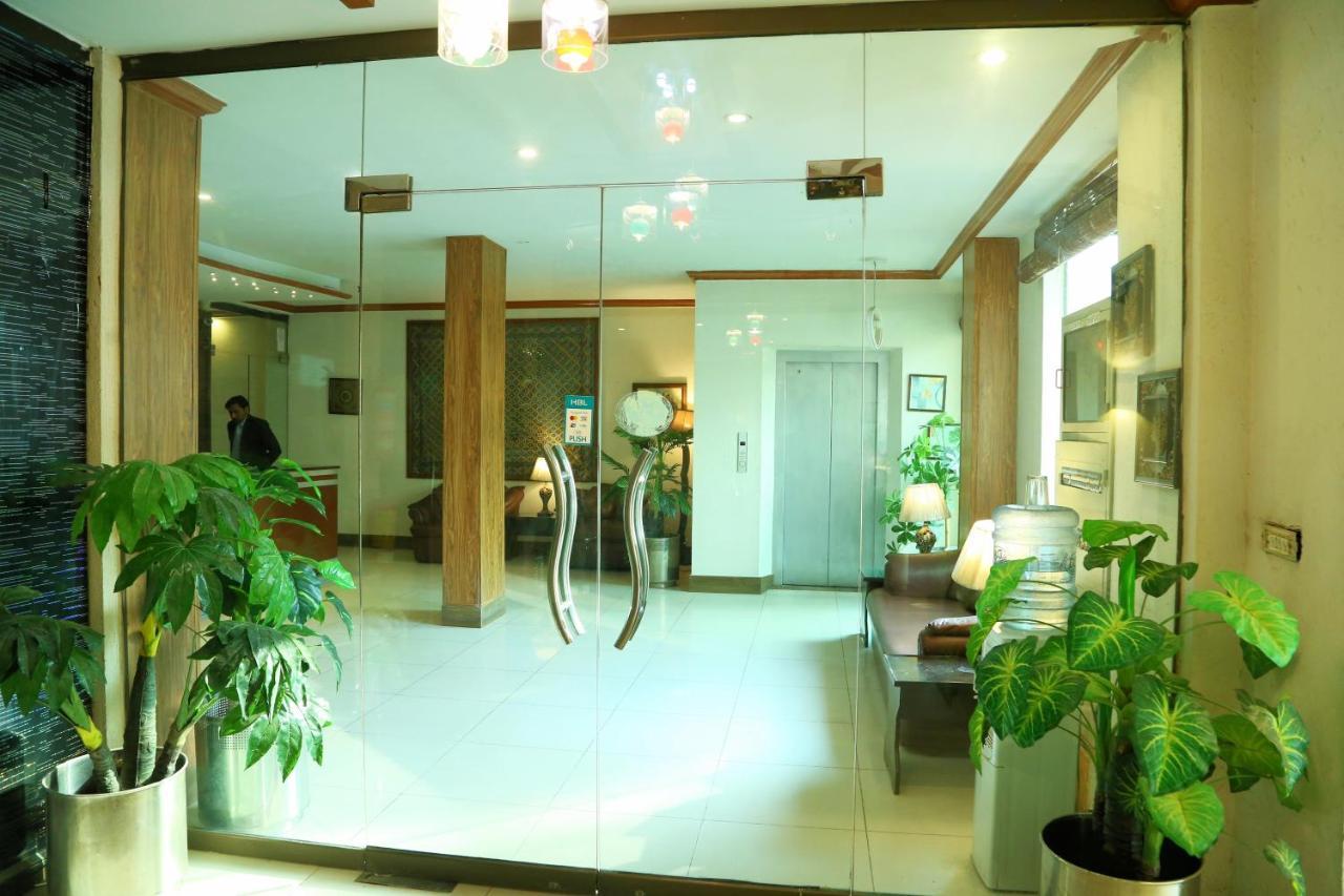 Fiesta Inn Hotel & Resorts Multan Buitenkant foto