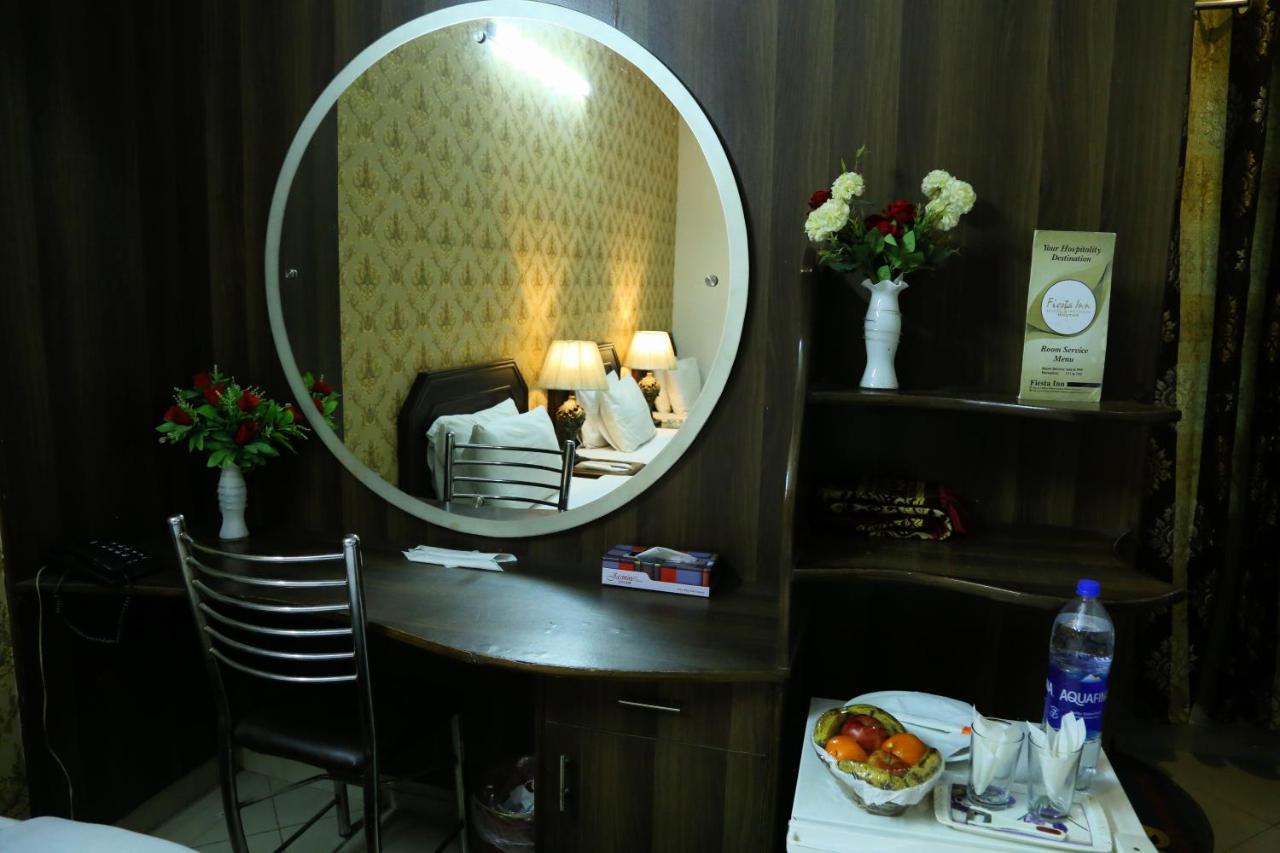 Fiesta Inn Hotel & Resorts Multan Buitenkant foto