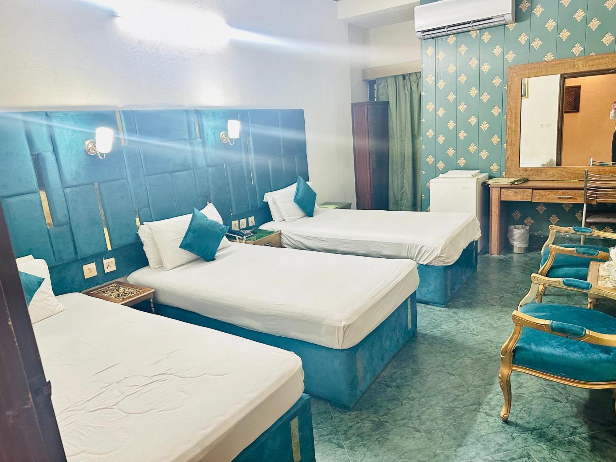 Fiesta Inn Hotel & Resorts Multan Buitenkant foto