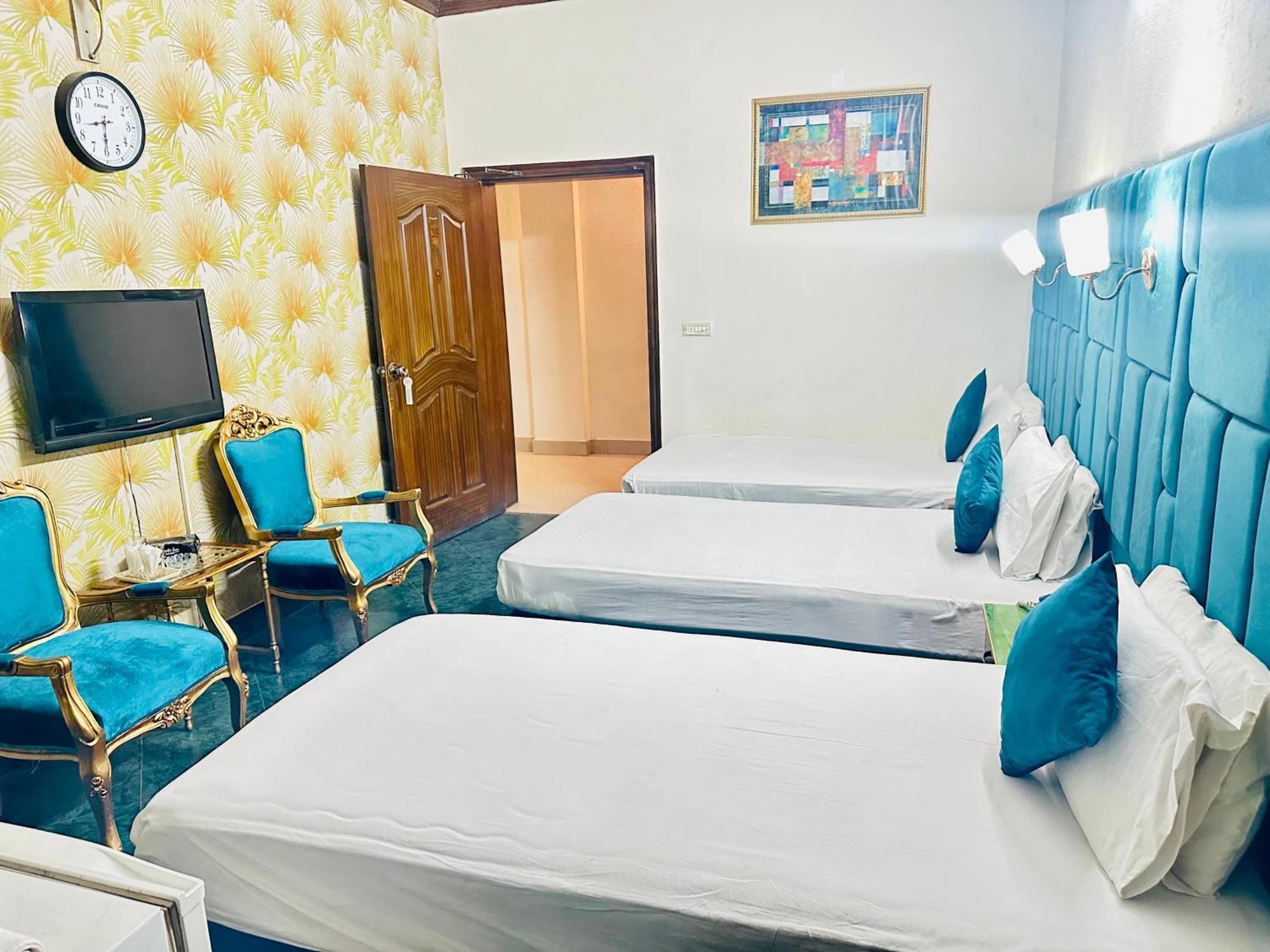 Fiesta Inn Hotel & Resorts Multan Buitenkant foto