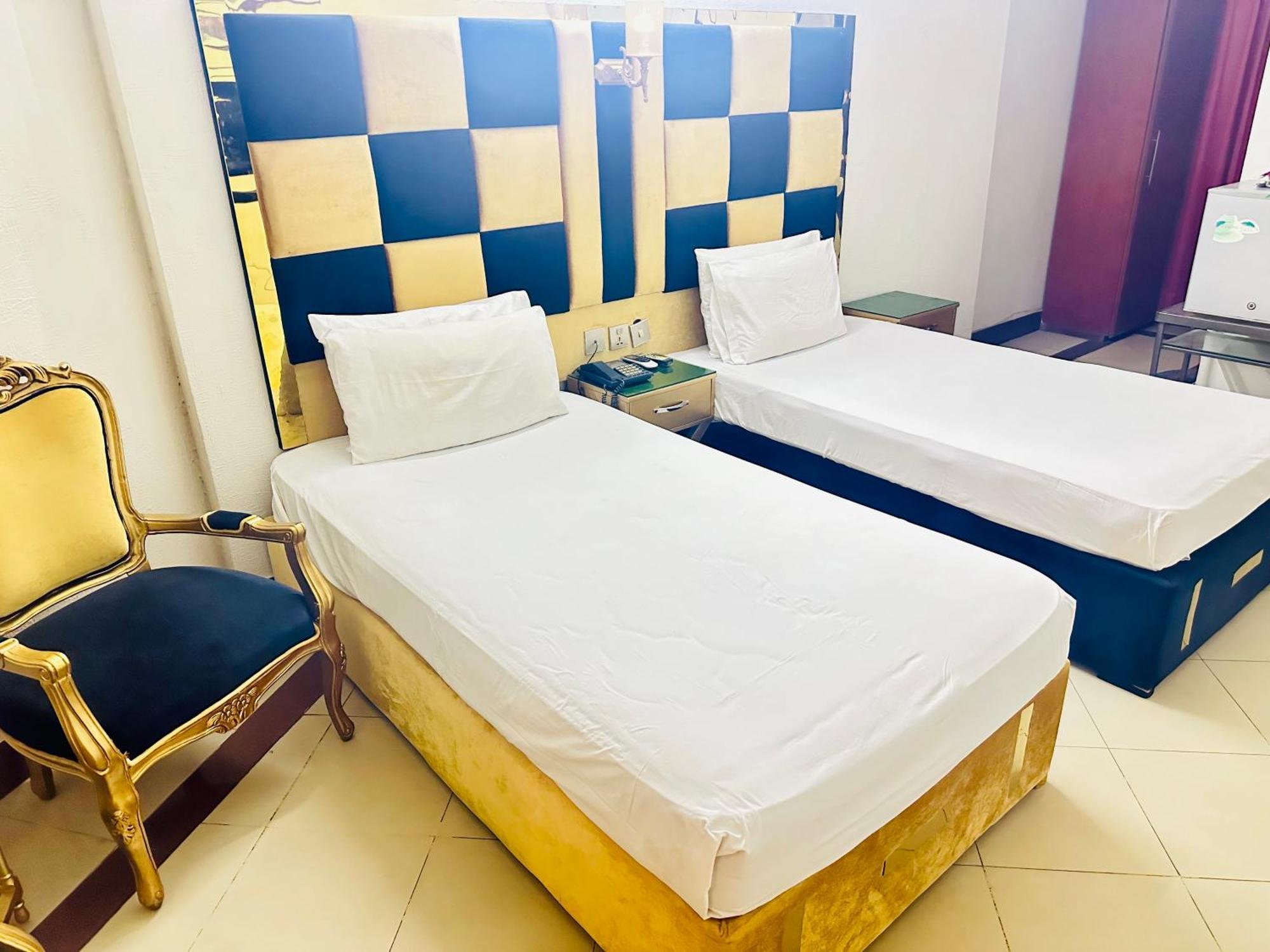 Fiesta Inn Hotel & Resorts Multan Buitenkant foto