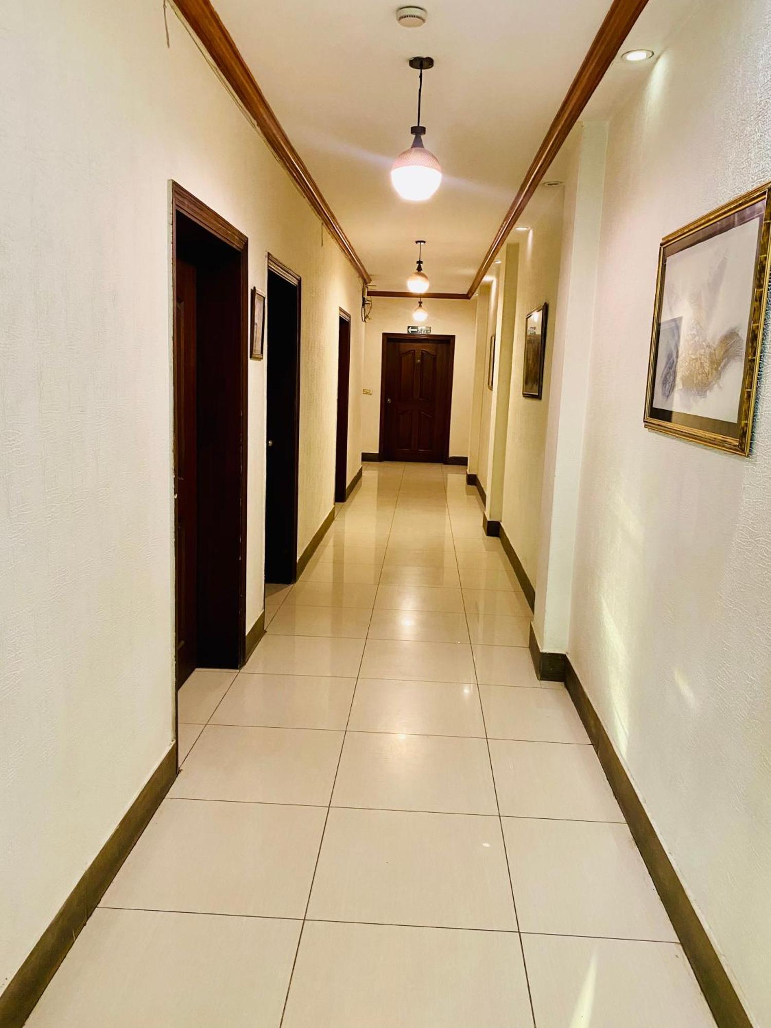Fiesta Inn Hotel & Resorts Multan Buitenkant foto