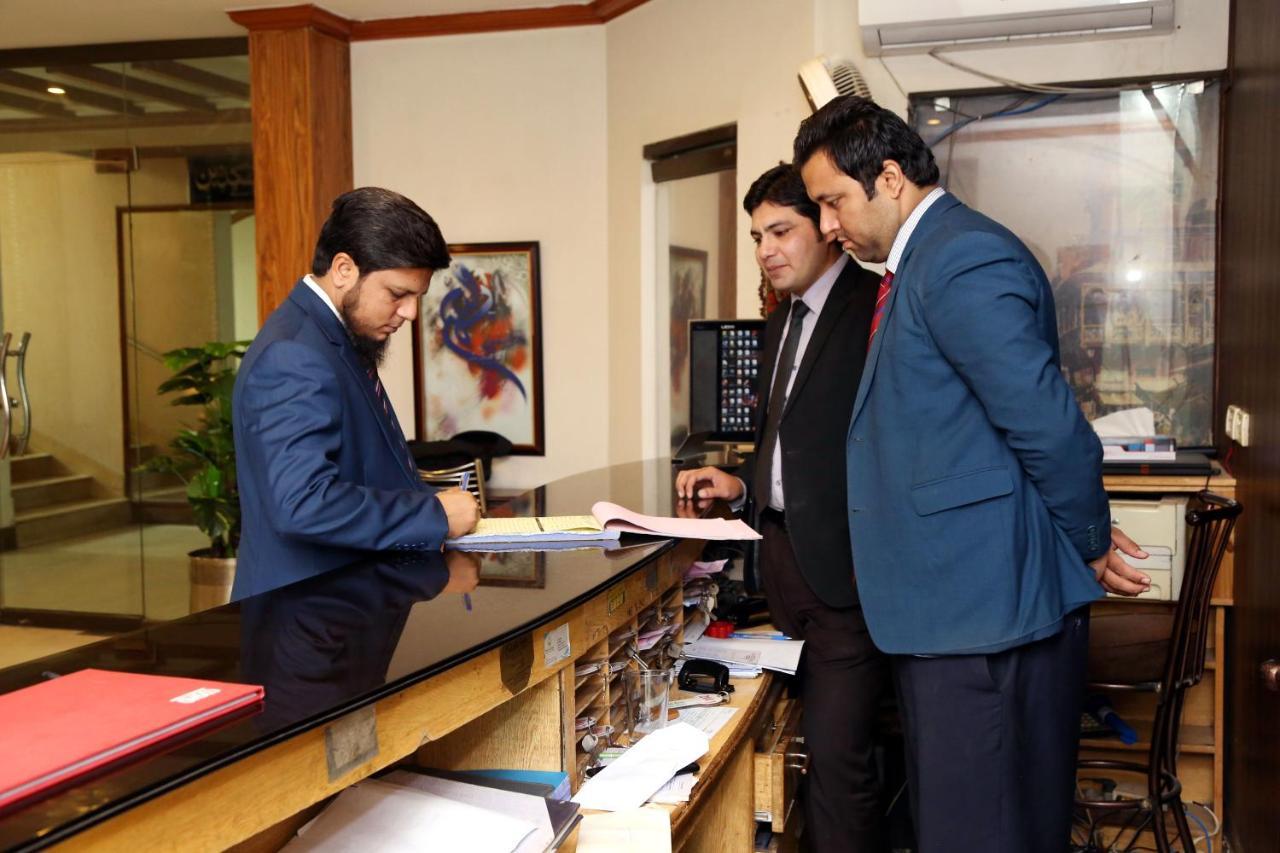 Fiesta Inn Hotel & Resorts Multan Buitenkant foto